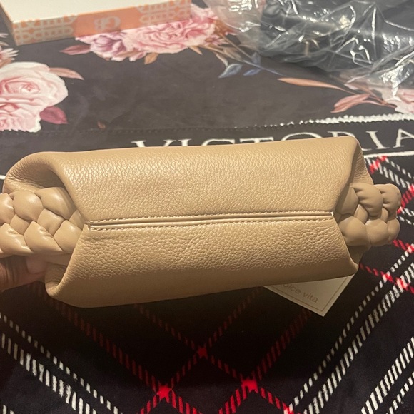 Dolce Vita Tan Crossbody Bag - Picture 4 of 5